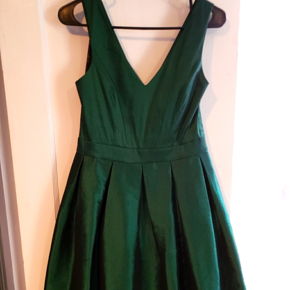 Shiny Green Party Dress (Jessica Simpson - 6) - Picture 1 of 3